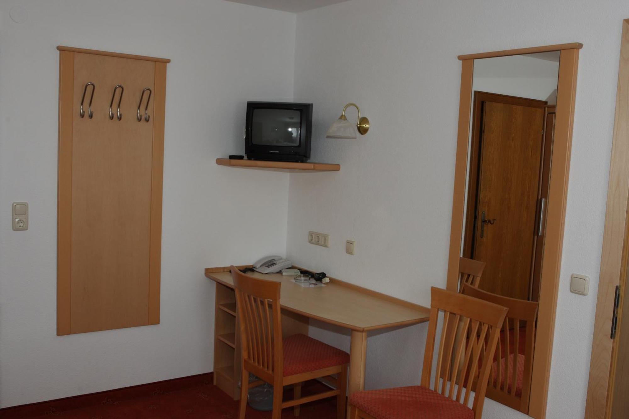 Hotel Garni Sonnenheim Fiss Exterior photo